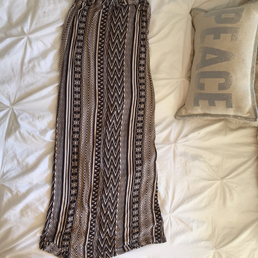 Maxi skirt size small foreign exchange